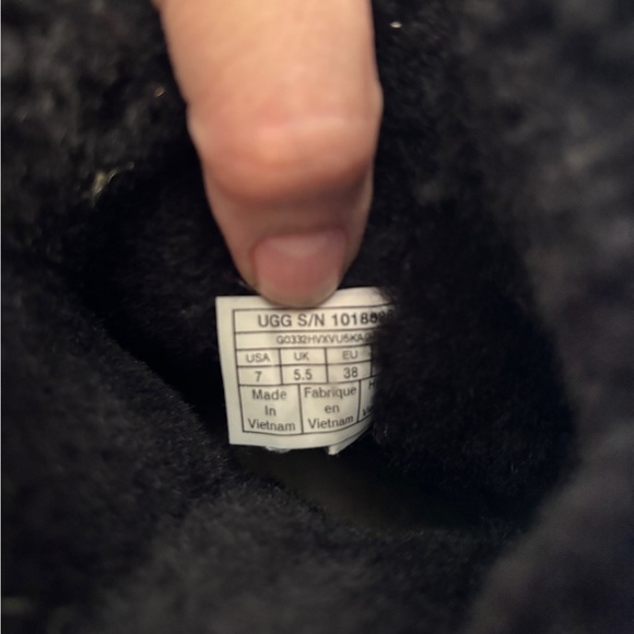 UGG Australia women’s Jaylyn Boots black SZ 7 EUC - Picture 5 of 5